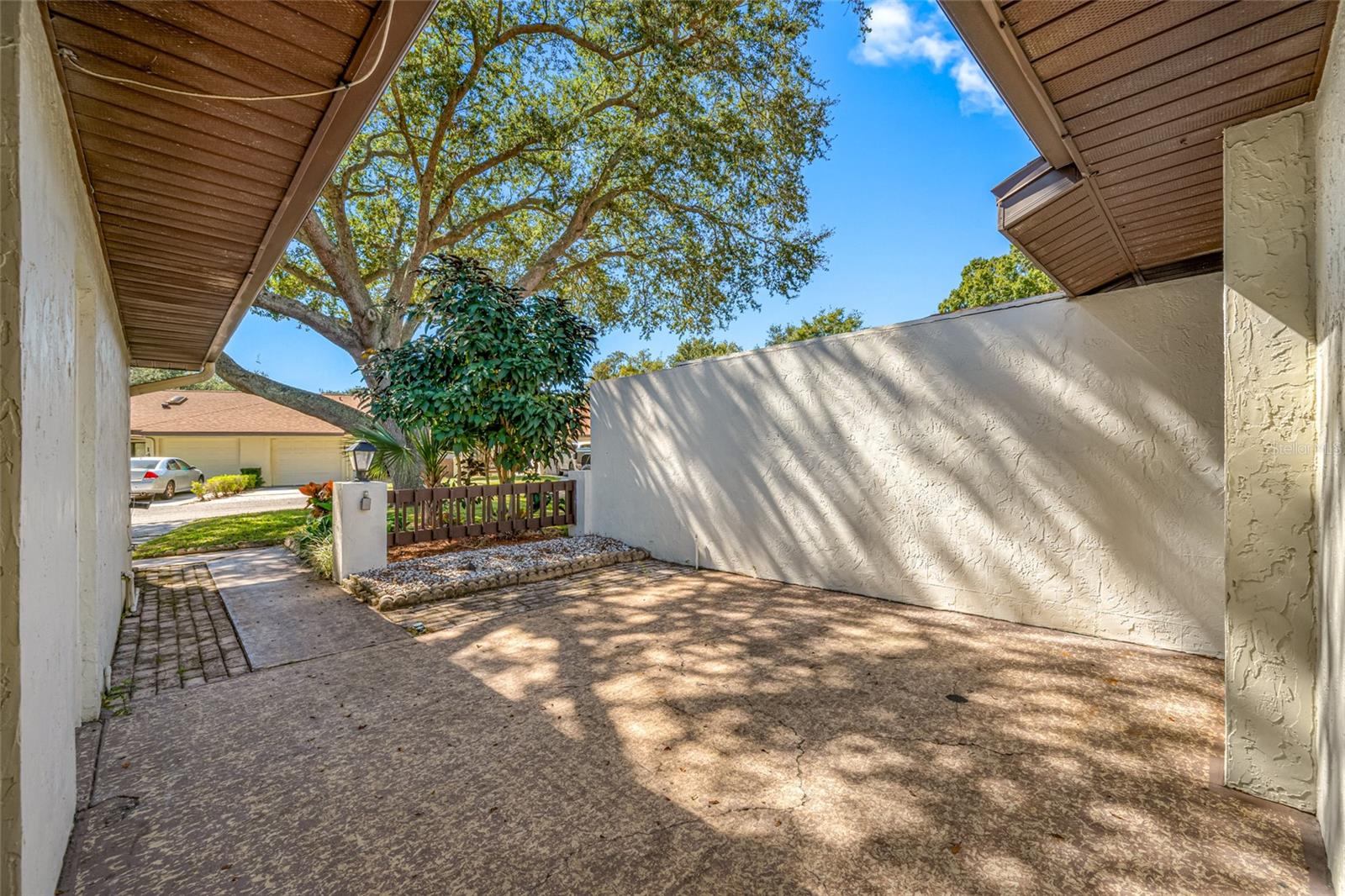 Image 3 of 70 For 940 Fenton Lane 8