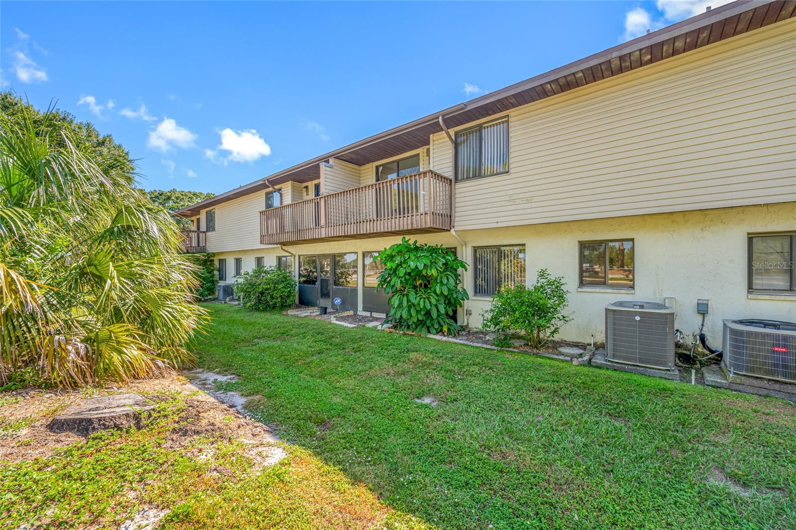 Image 33 of 70 For 940 Fenton Lane 8