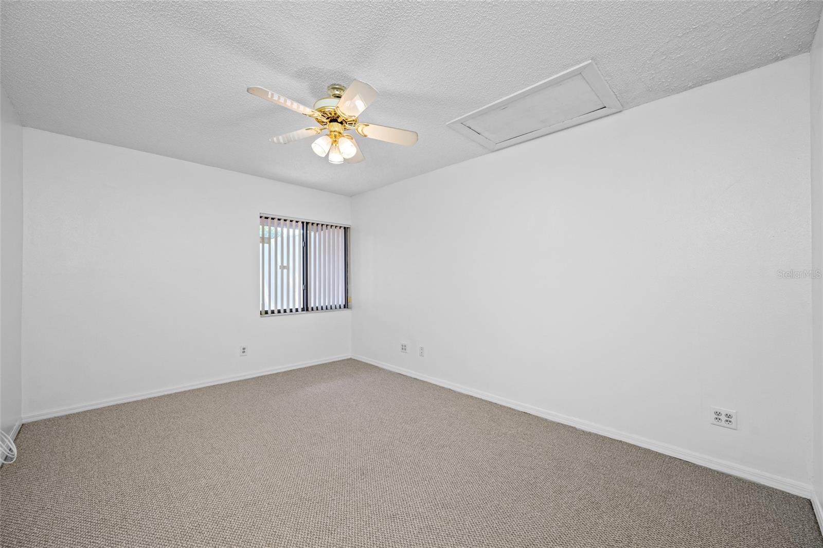 Image 41 of 70 For 940 Fenton Lane 8