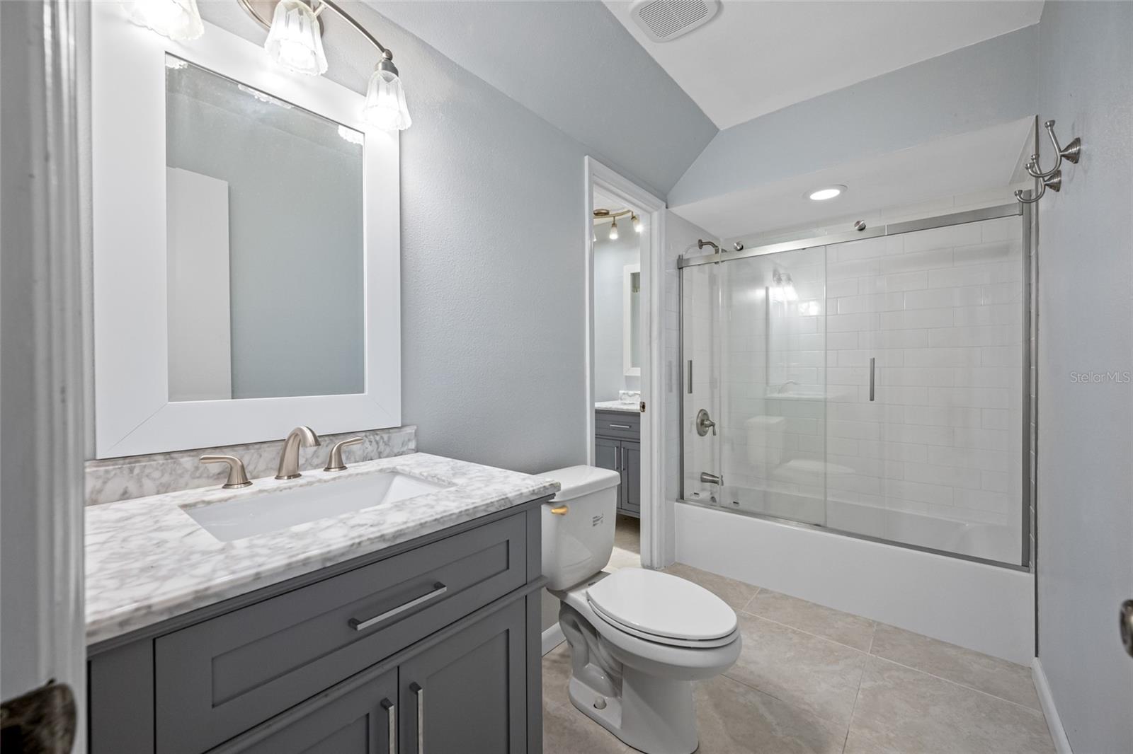 Image 8 of 70 For 940 Fenton Lane 8