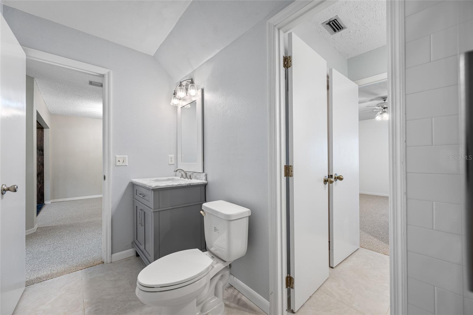 Image 9 of 70 For 940 Fenton Lane 8