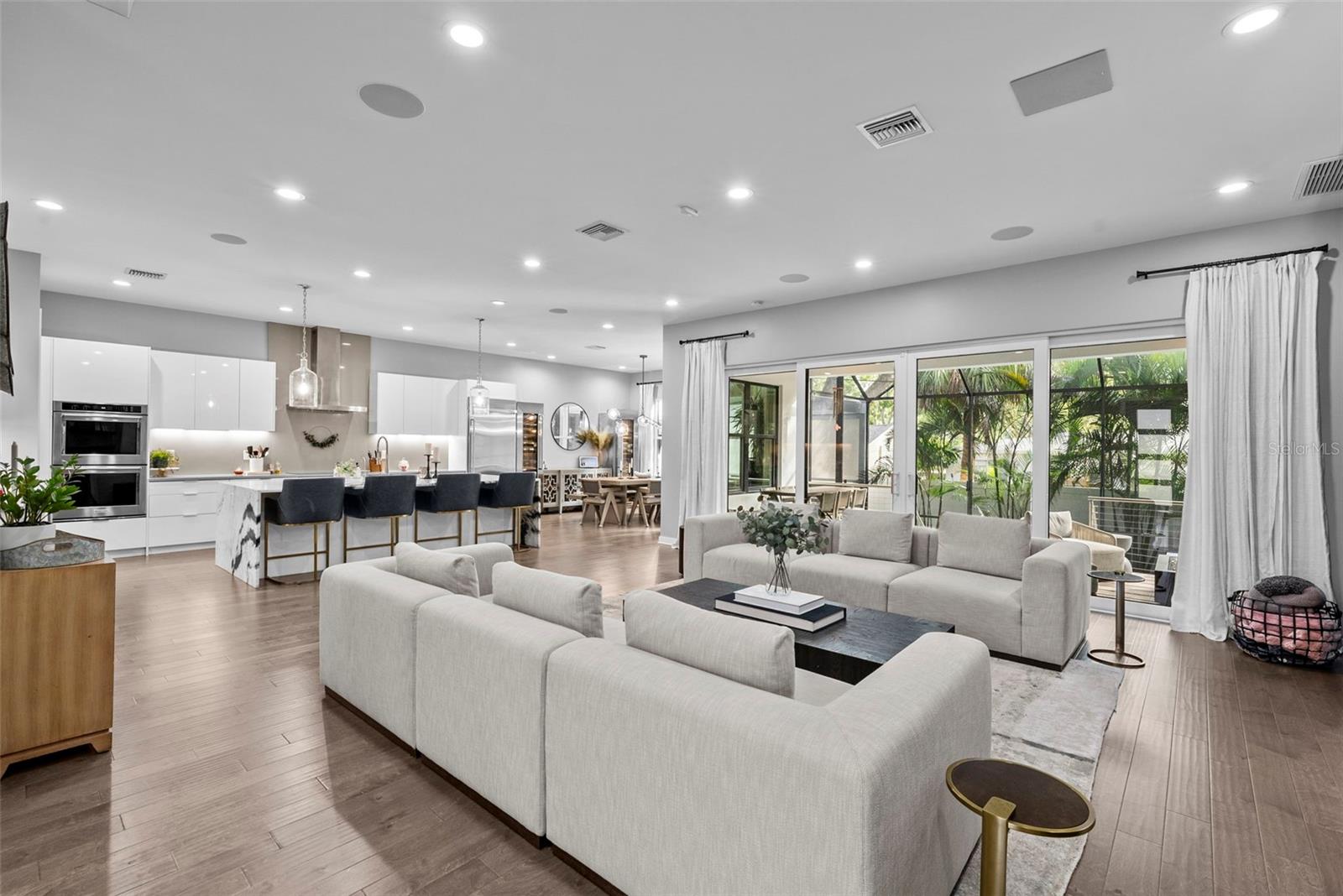 Image 3 of 65 For 3624 Gardenia Avenue