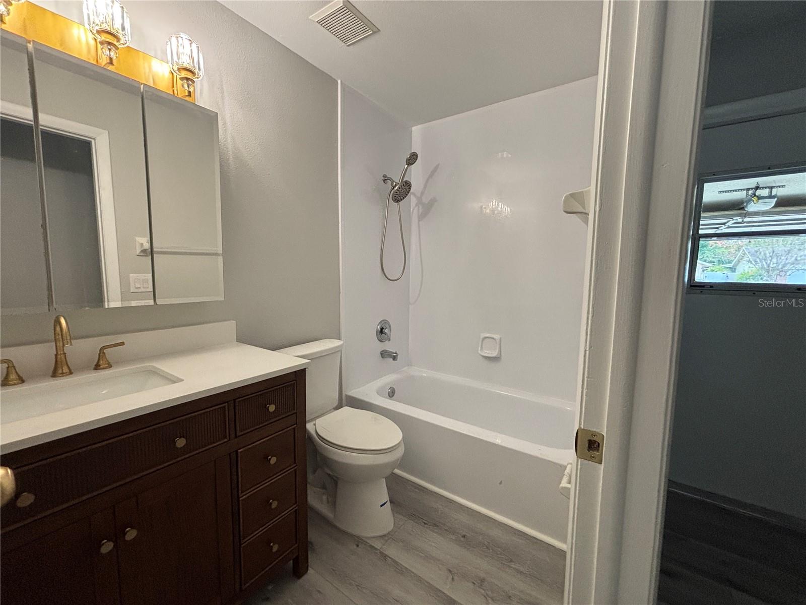 Image 14 of 29 For 2717 Warwick Terrace