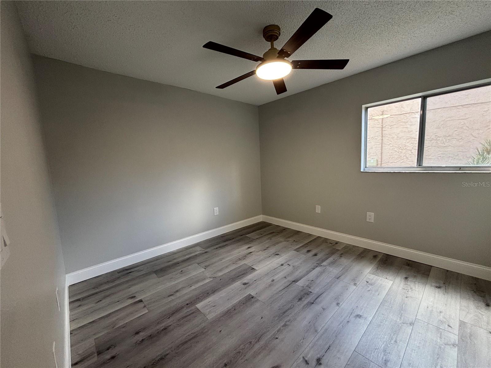 Image 16 of 29 For 2717 Warwick Terrace