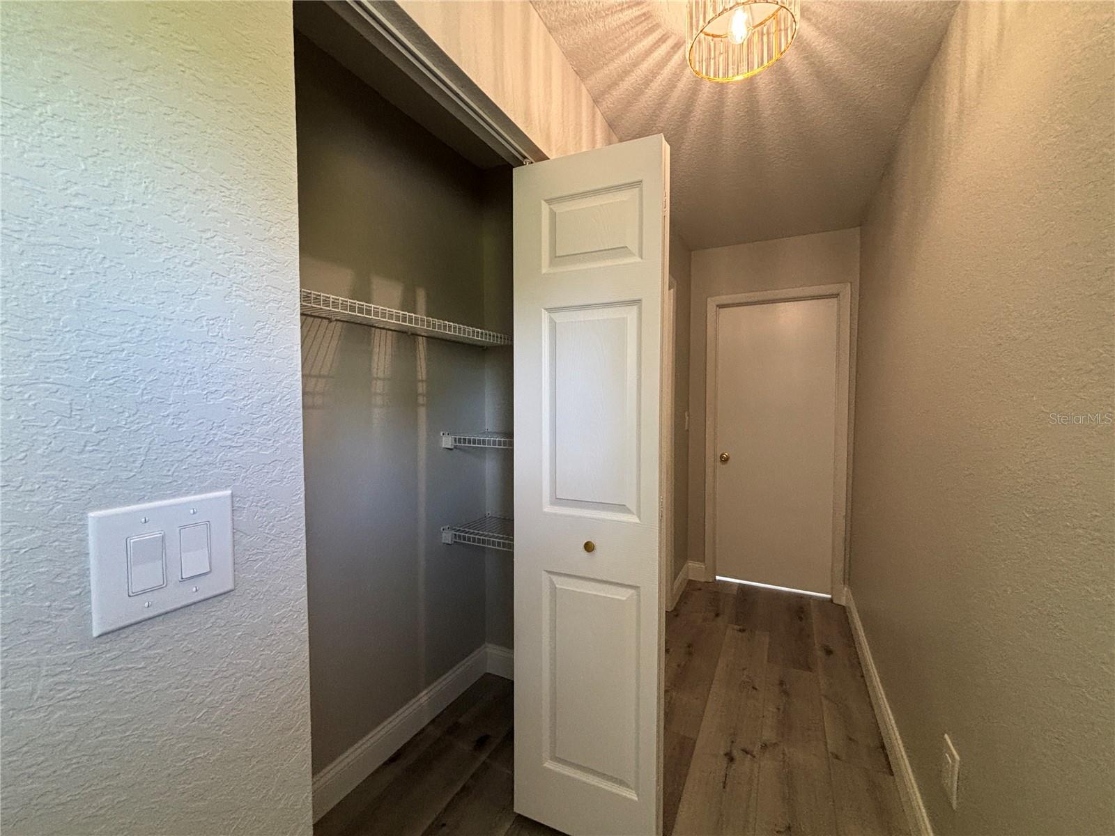 Image 23 of 29 For 2717 Warwick Terrace