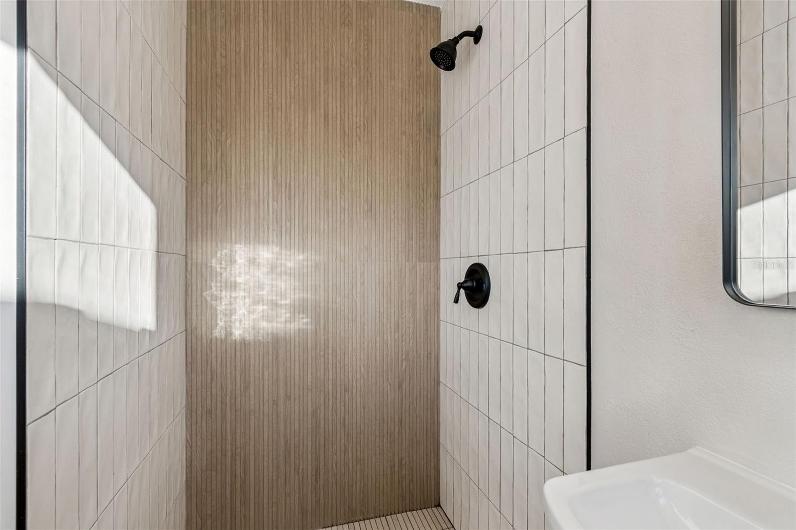 Image 19 of 21 For 3717 31st Avenue N