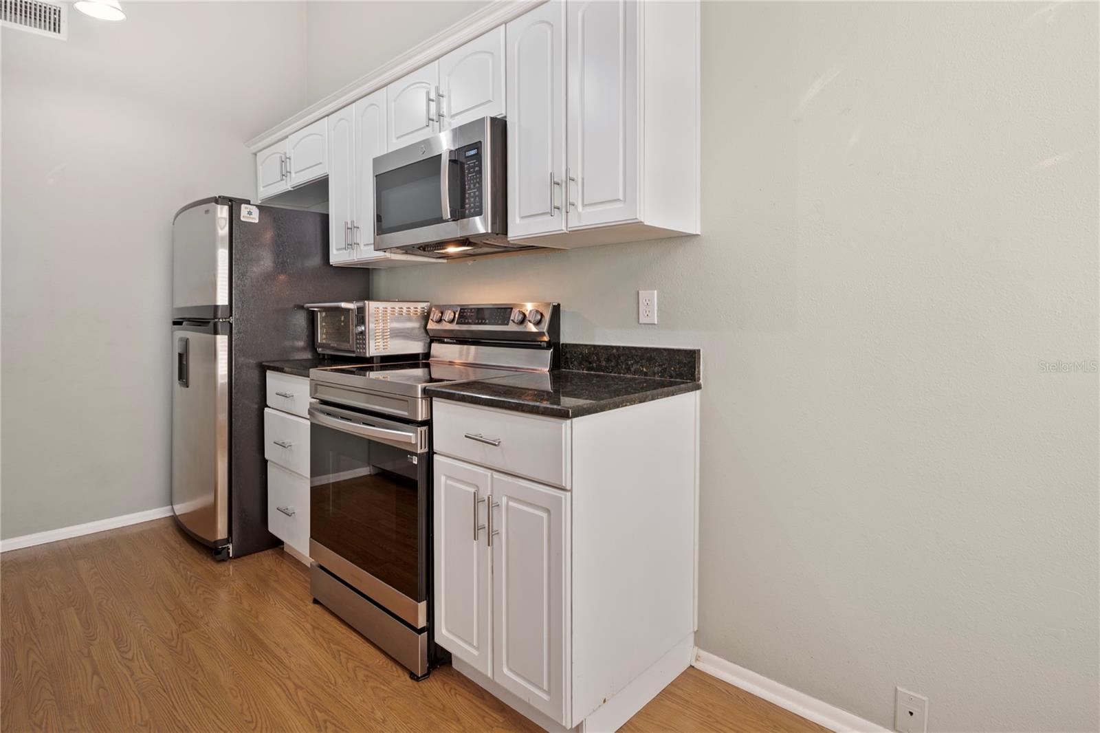 Image 9 of 29 For 10006 87th Street