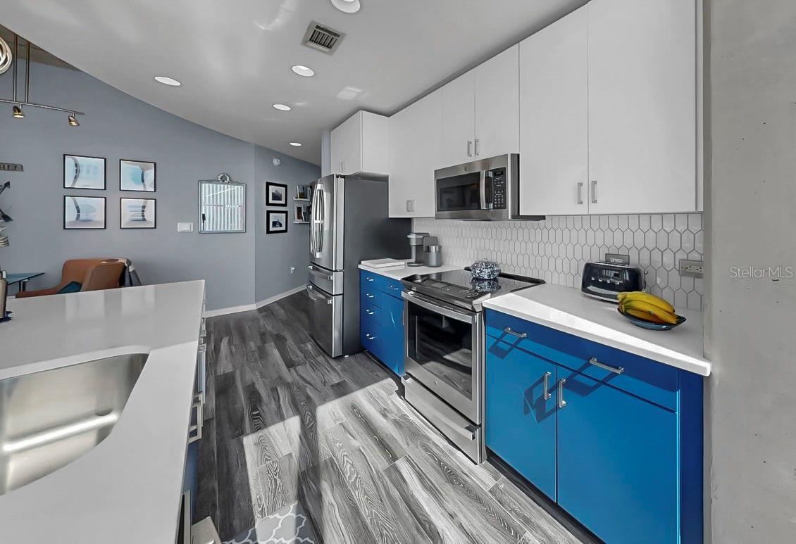 Image 12 of 63 For 777 Ashley Drive 1702