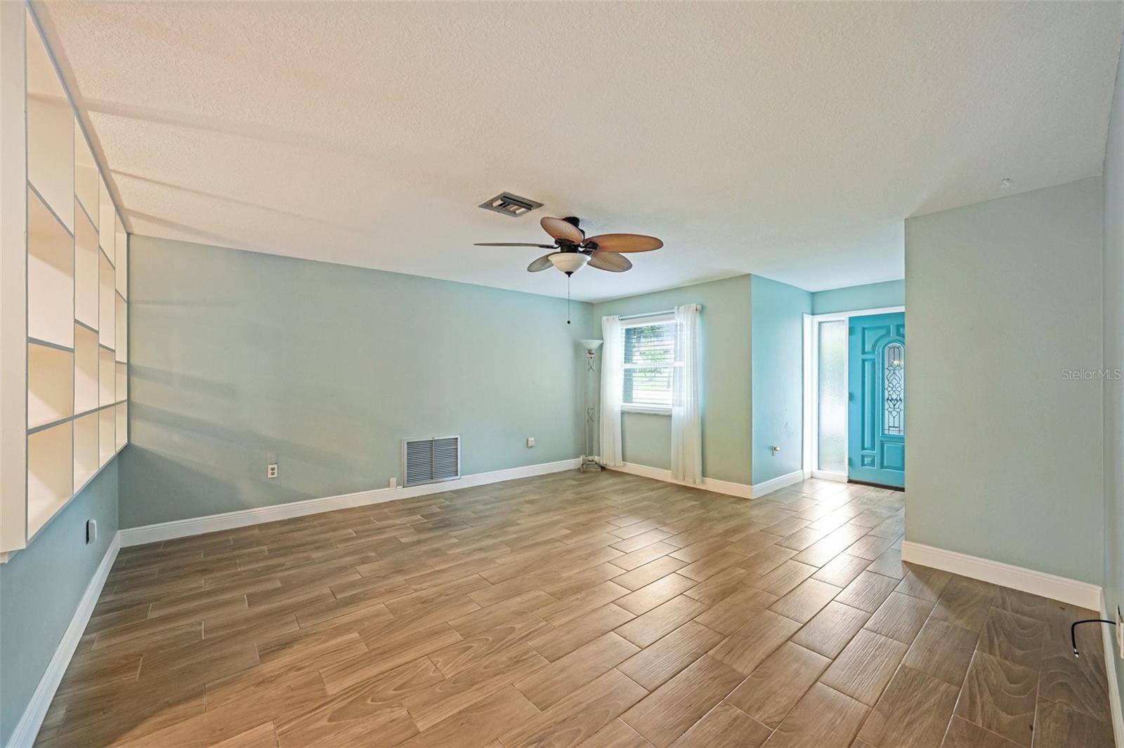 Image 11 of 62 For 1118 Carlton Road