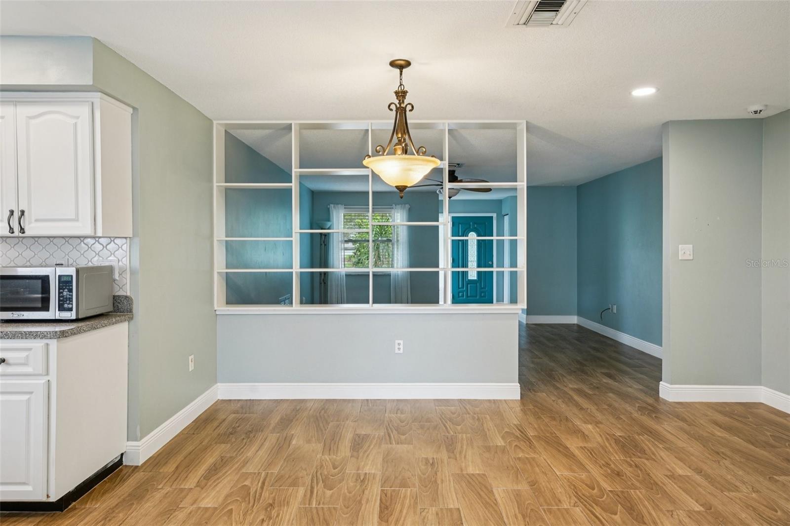 Image 14 of 62 For 1118 Carlton Road