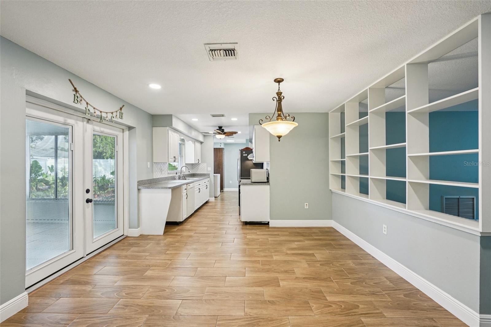 Image 17 of 62 For 1118 Carlton Road