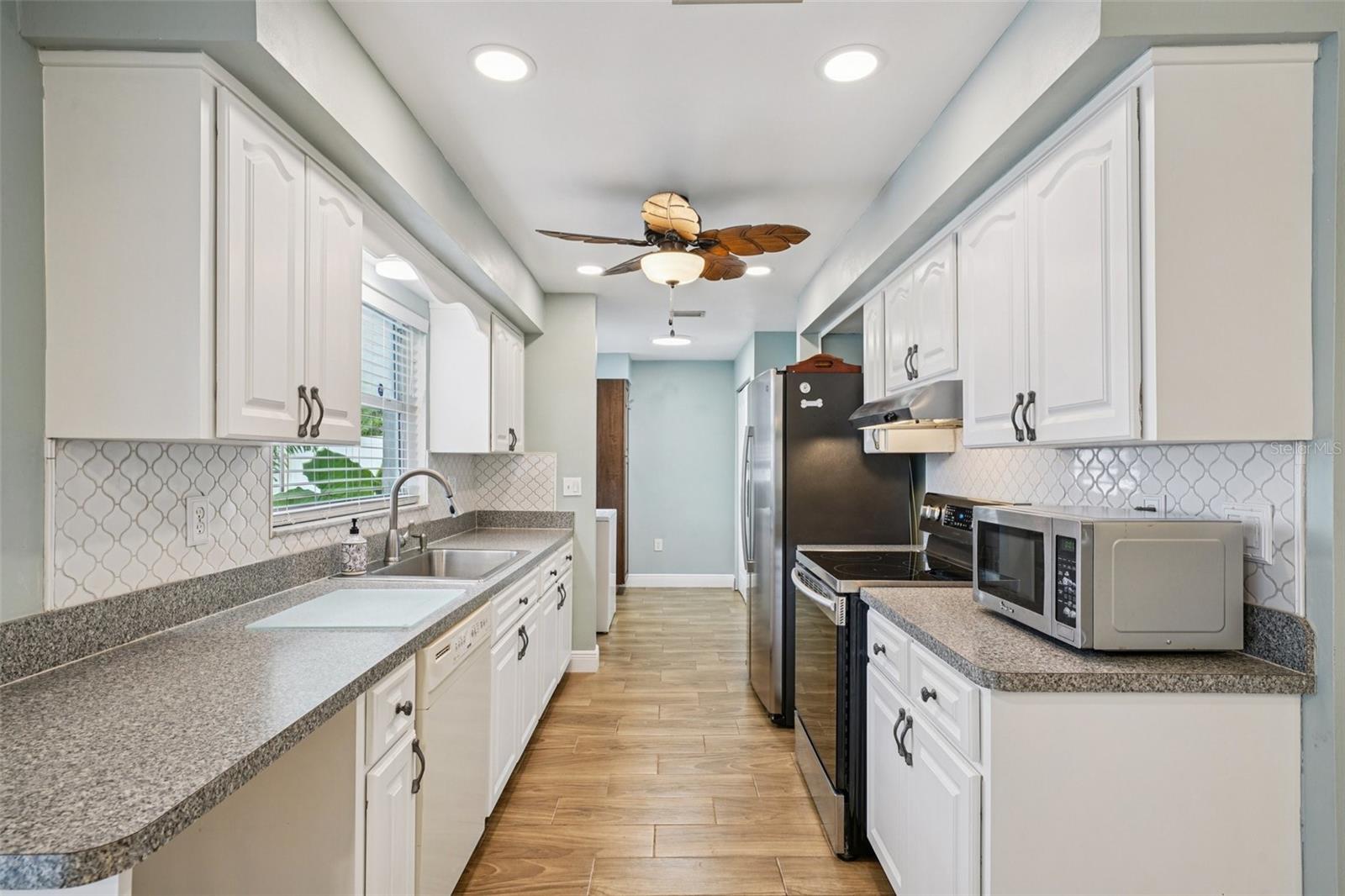 Image 20 of 62 For 1118 Carlton Road