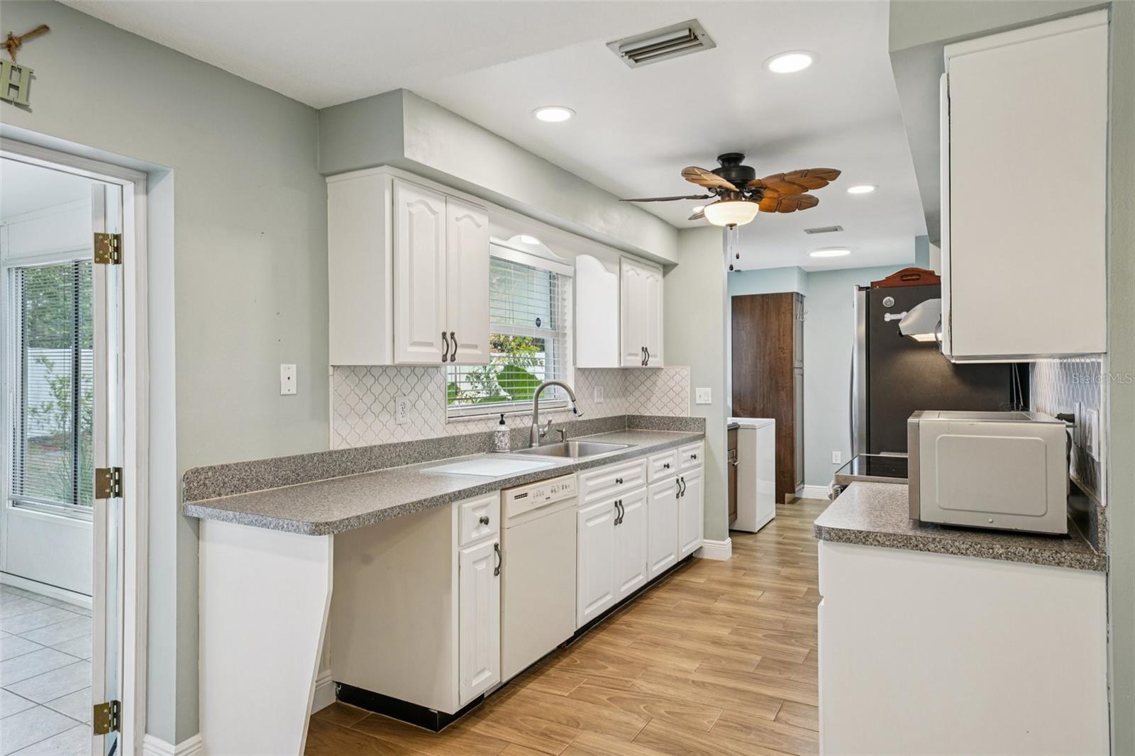 Image 22 of 62 For 1118 Carlton Road