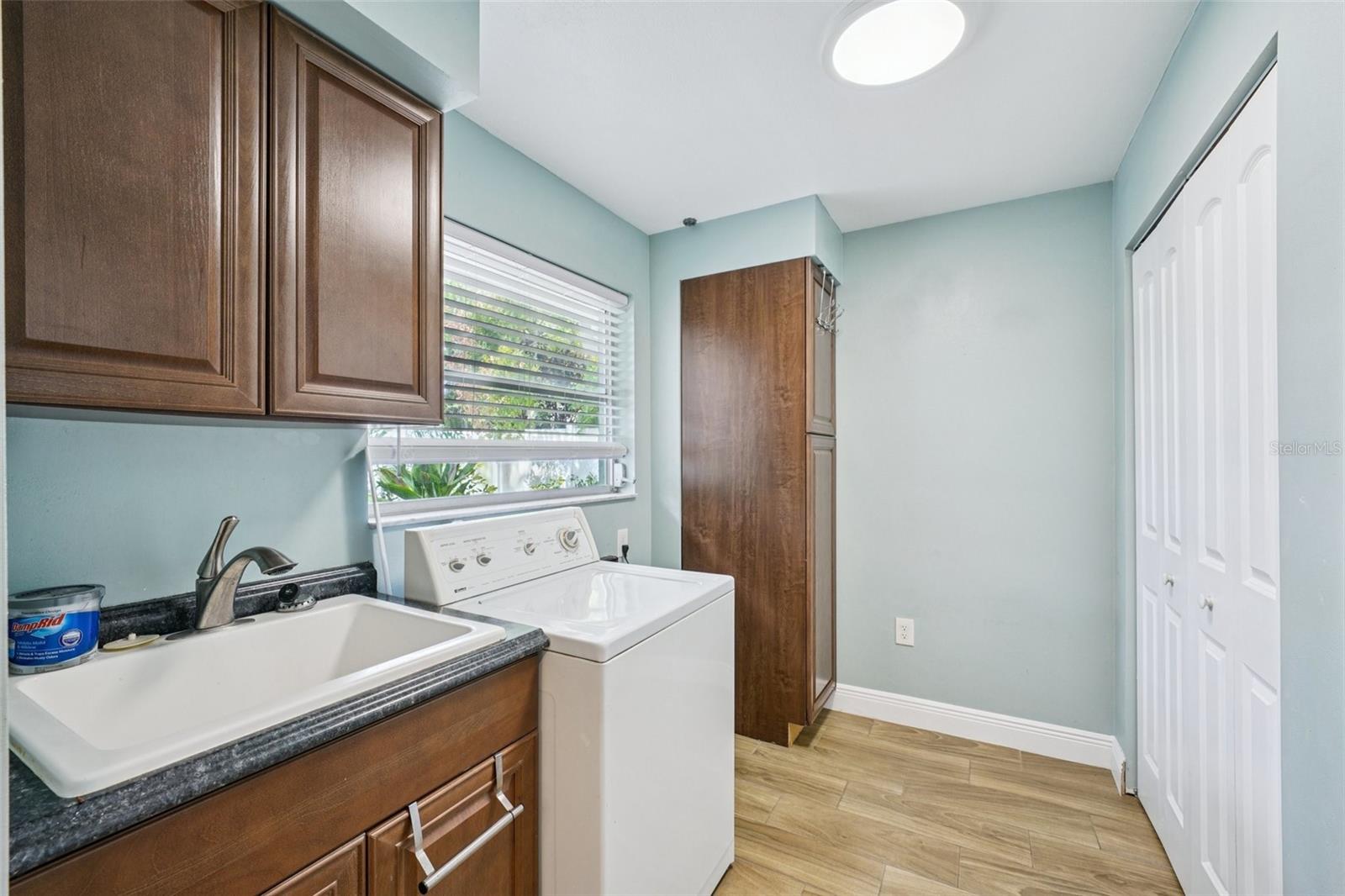 Image 23 of 62 For 1118 Carlton Road