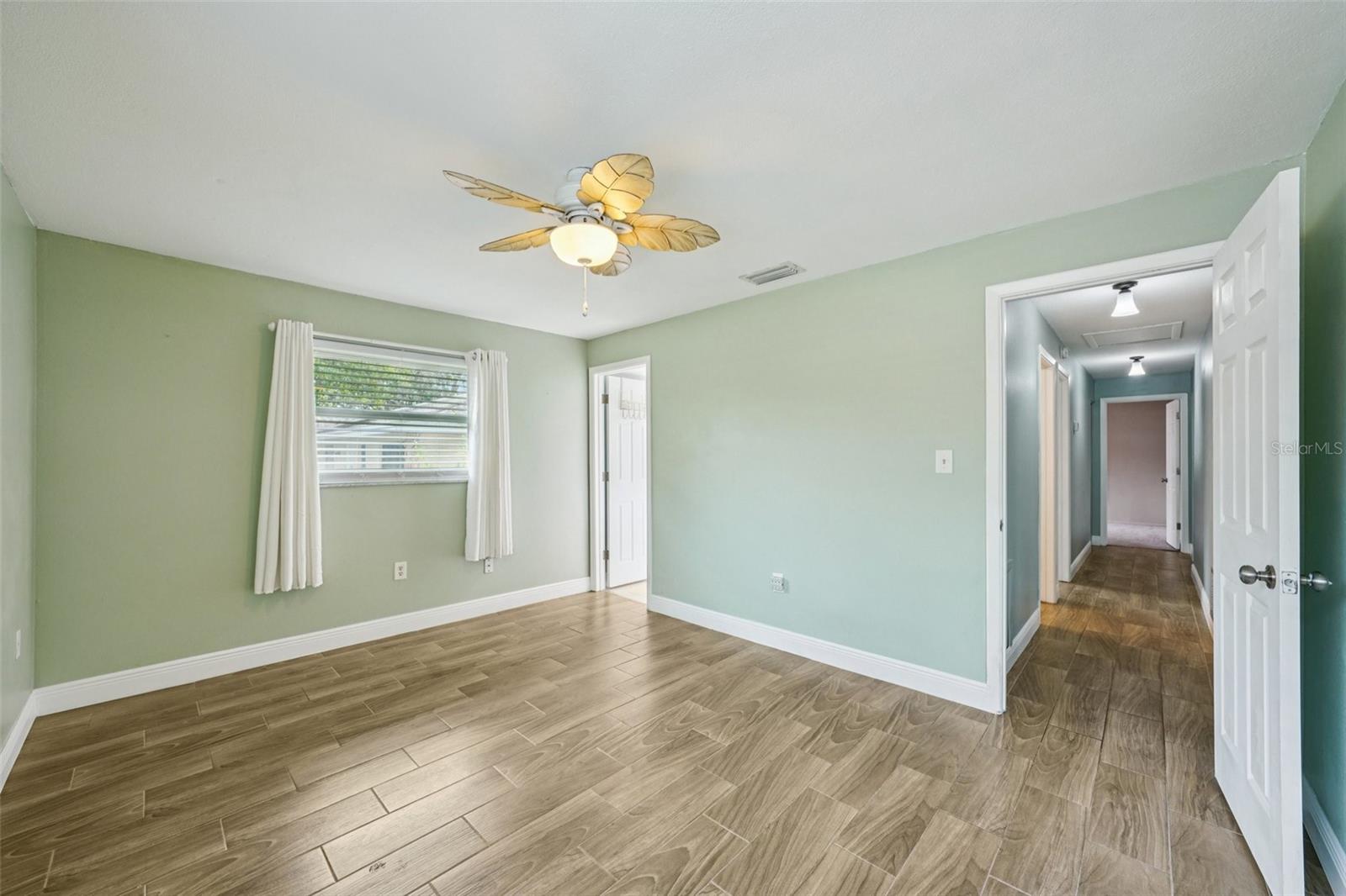 Image 25 of 62 For 1118 Carlton Road