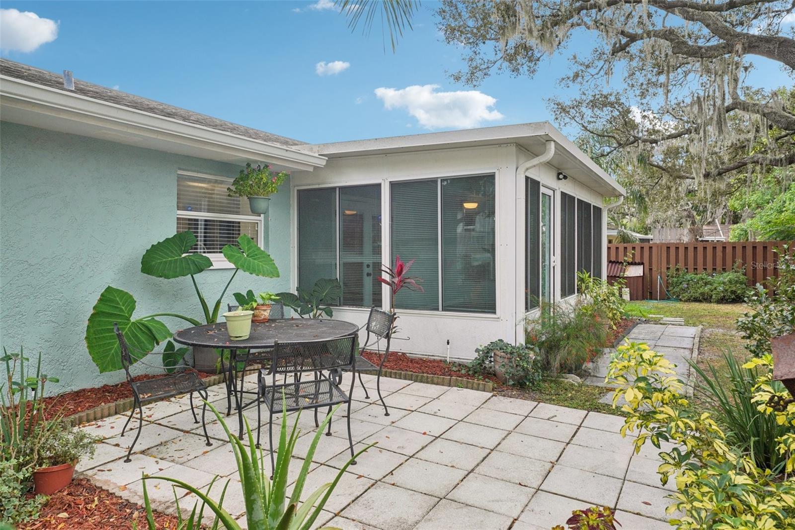 Image 43 of 62 For 1118 Carlton Road