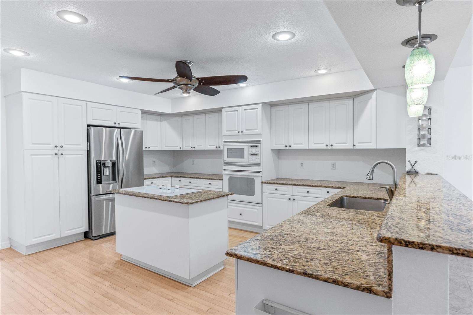 Image 11 of 78 For 521 Pinellas Bayway S 202