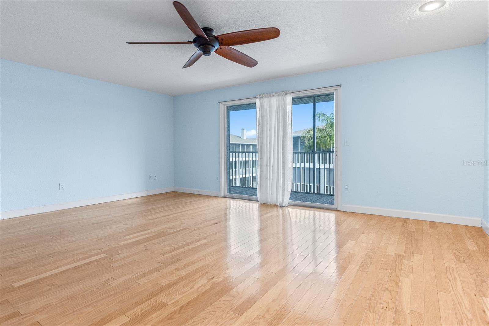 Image 23 of 78 For 521 Pinellas Bayway S 202