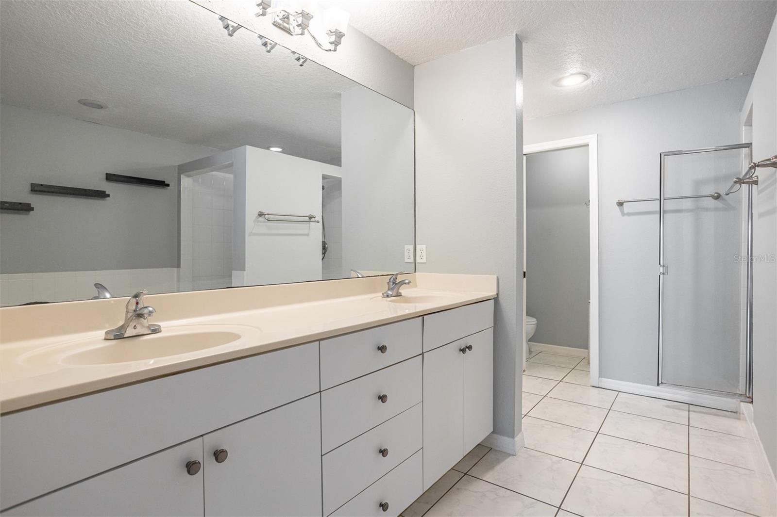 Image 27 of 78 For 521 Pinellas Bayway S 202