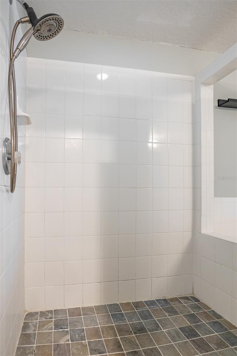 Image 29 of 78 For 521 Pinellas Bayway S 202