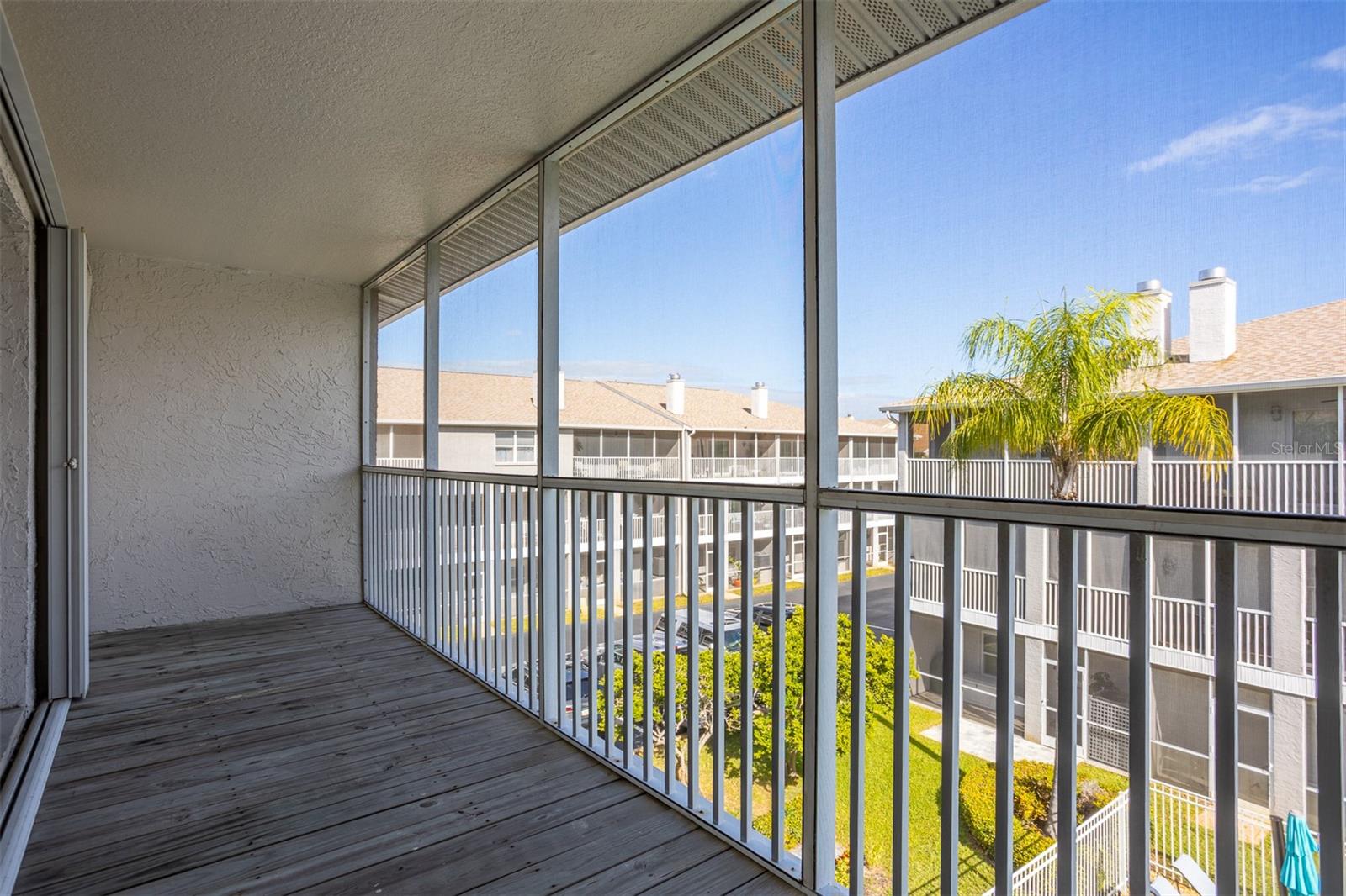 Image 37 of 78 For 521 Pinellas Bayway S 202