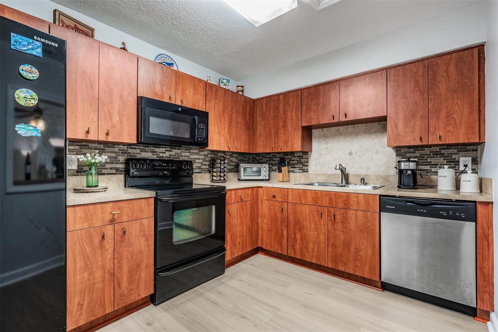 Image 15 of 31 For 22789 Penny Loop