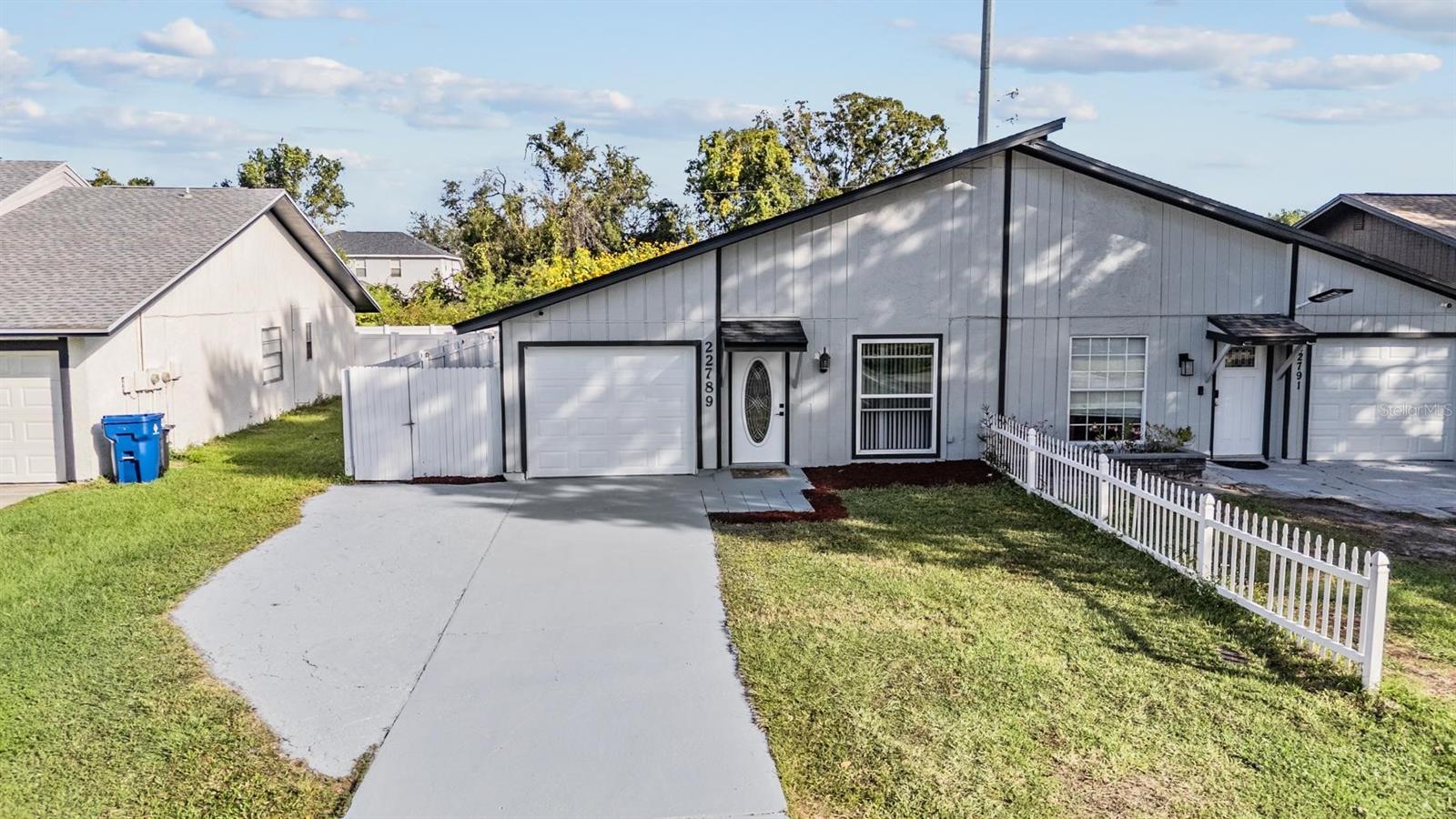 Image 2 of 31 For 22789 Penny Loop