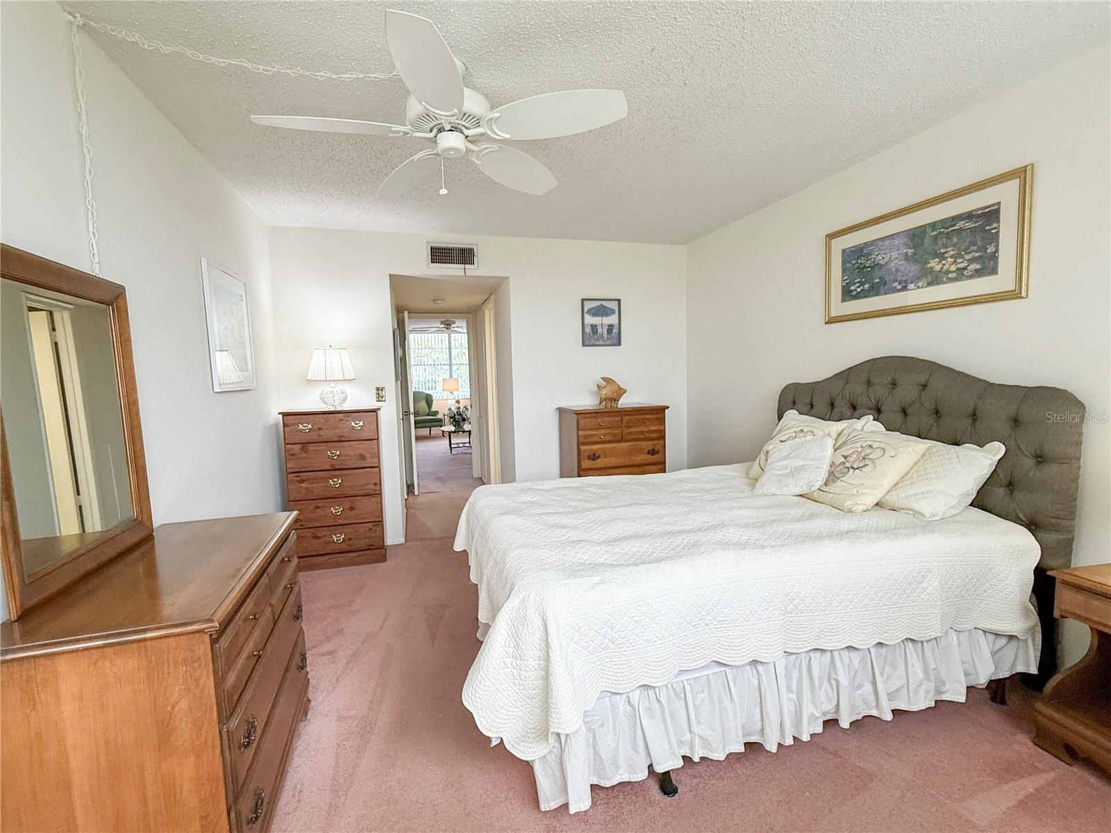 Image 19 of 31 For 4880 Locust Street Ne 322