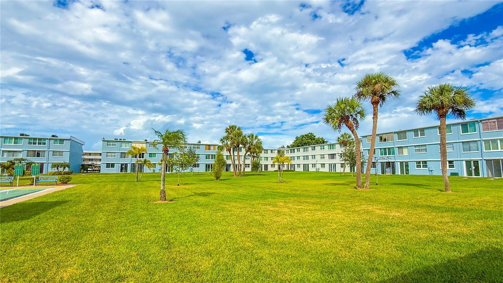 Image 26 of 31 For 4880 Locust Street Ne 322