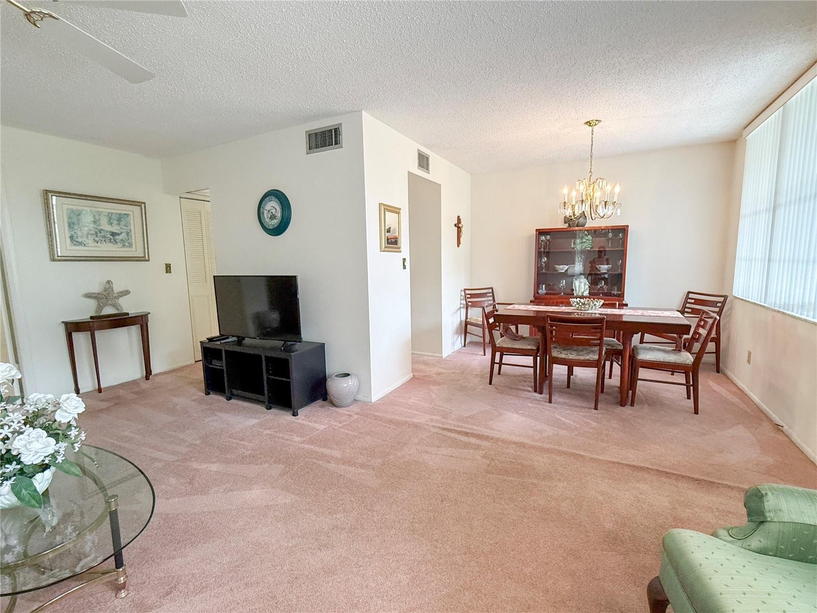 Image 6 of 31 For 4880 Locust Street Ne 322