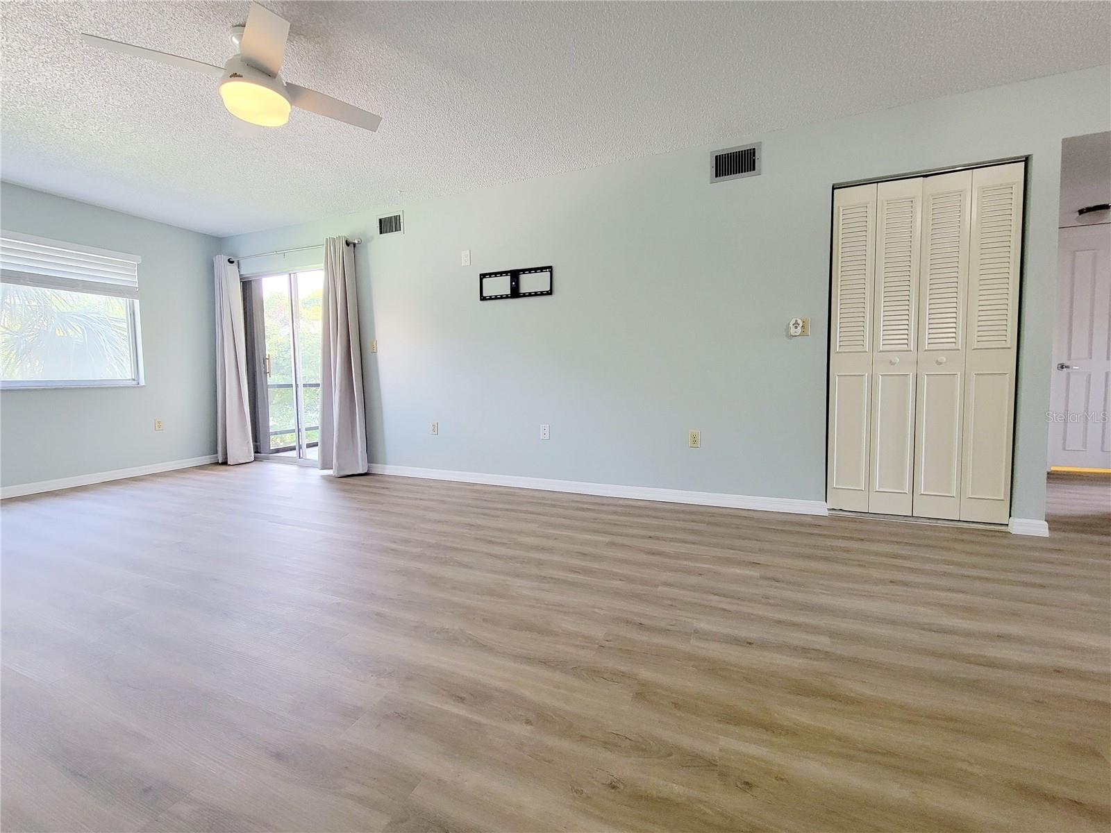 Image 18 of 29 For 90 Highland Avenue 1216