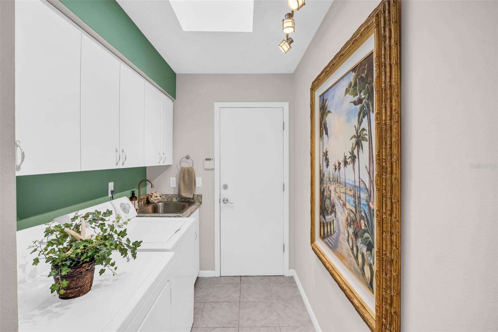 Image 37 of 52 For 1551 Mcauliffe Lane