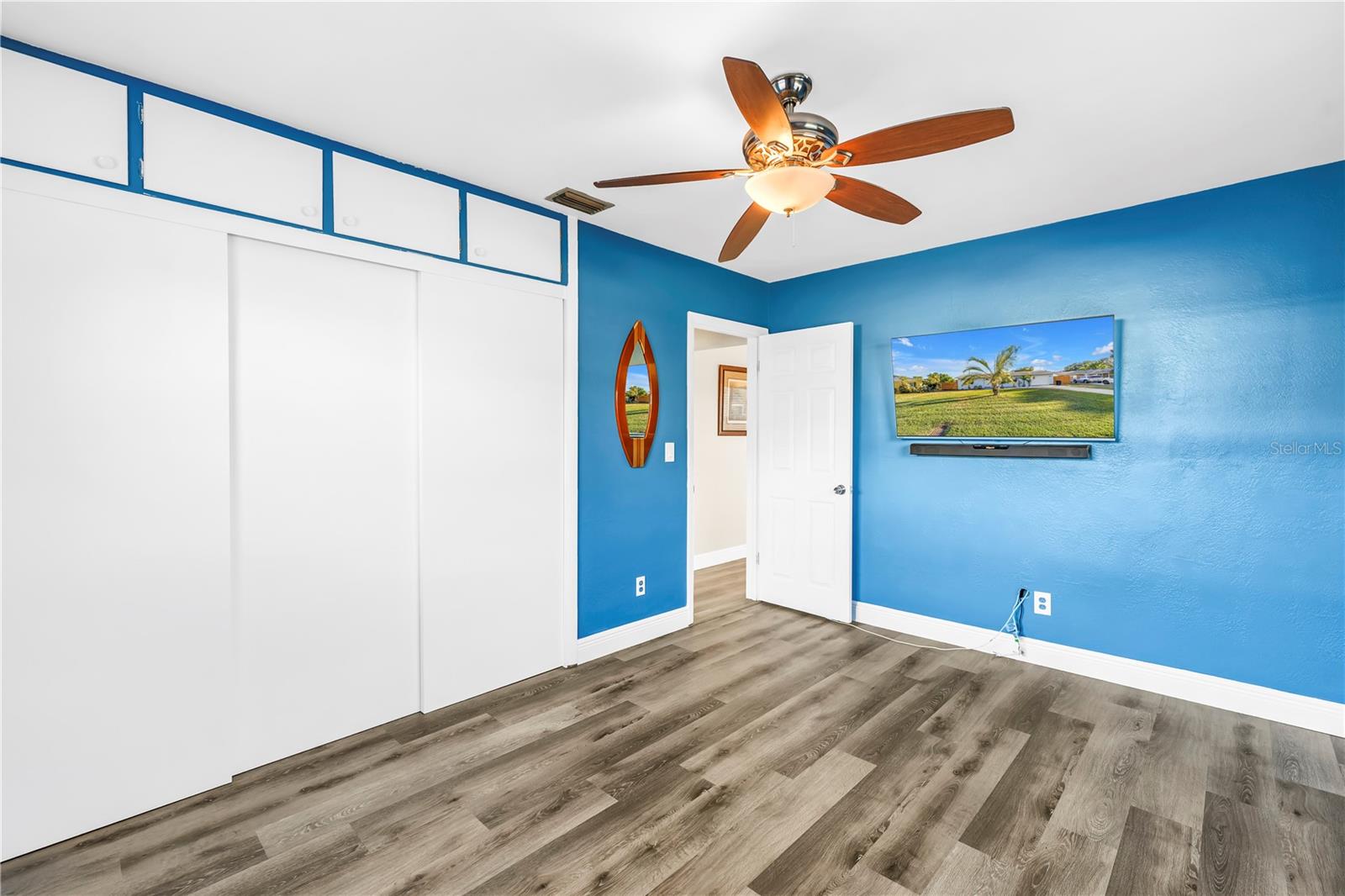 Image 6 of 12 For 6830 35th Avenue N