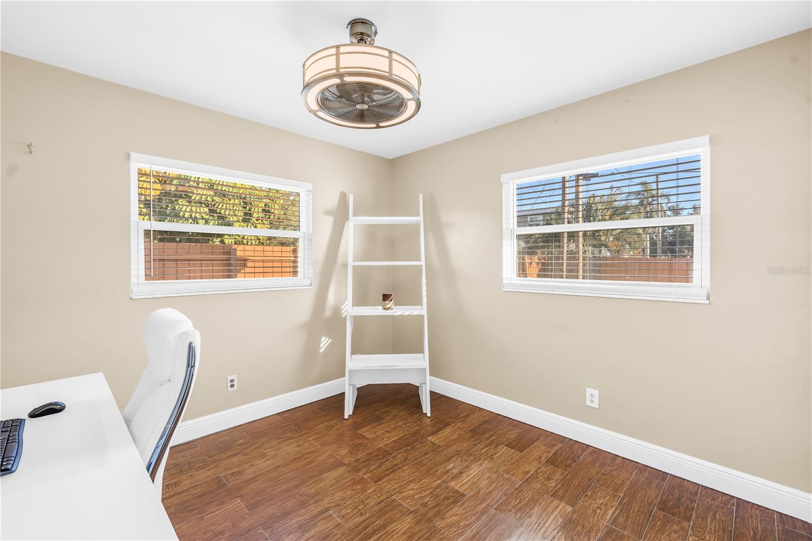 Image 7 of 12 For 6830 35th Avenue N