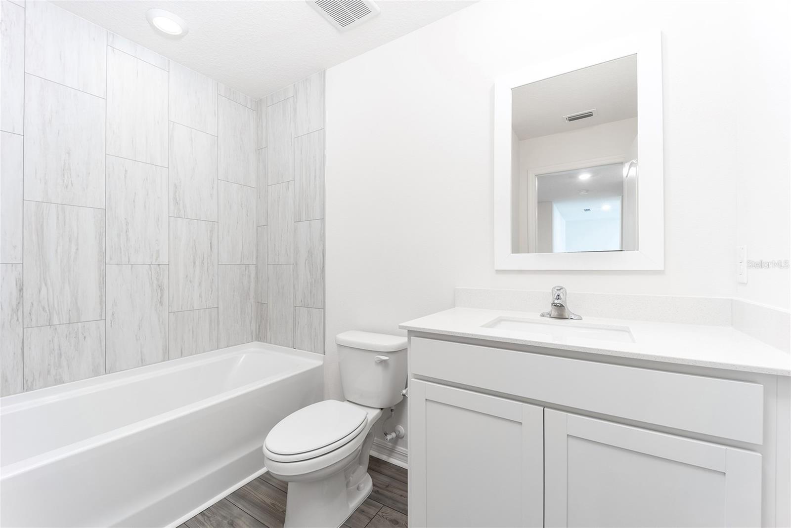 Image 16 of 19 For 3707 Bergamot Street