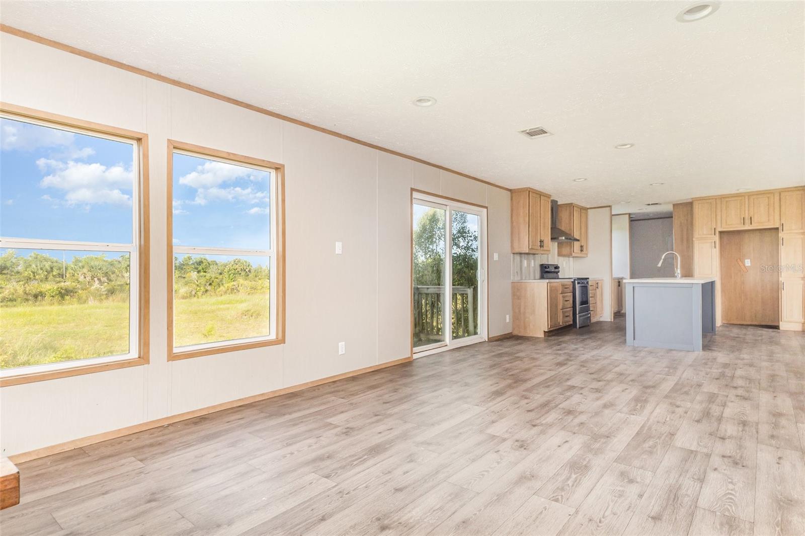 Image 12 of 30 For 16423 262nd Street