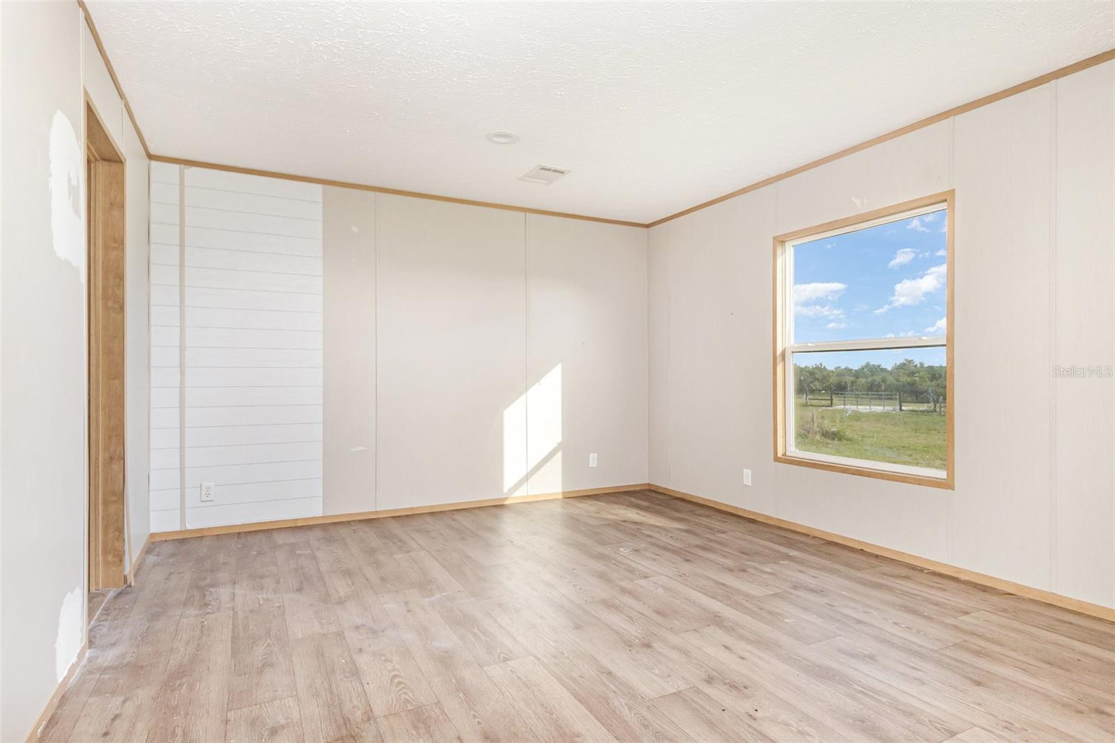 Image 16 of 30 For 16423 262nd Street