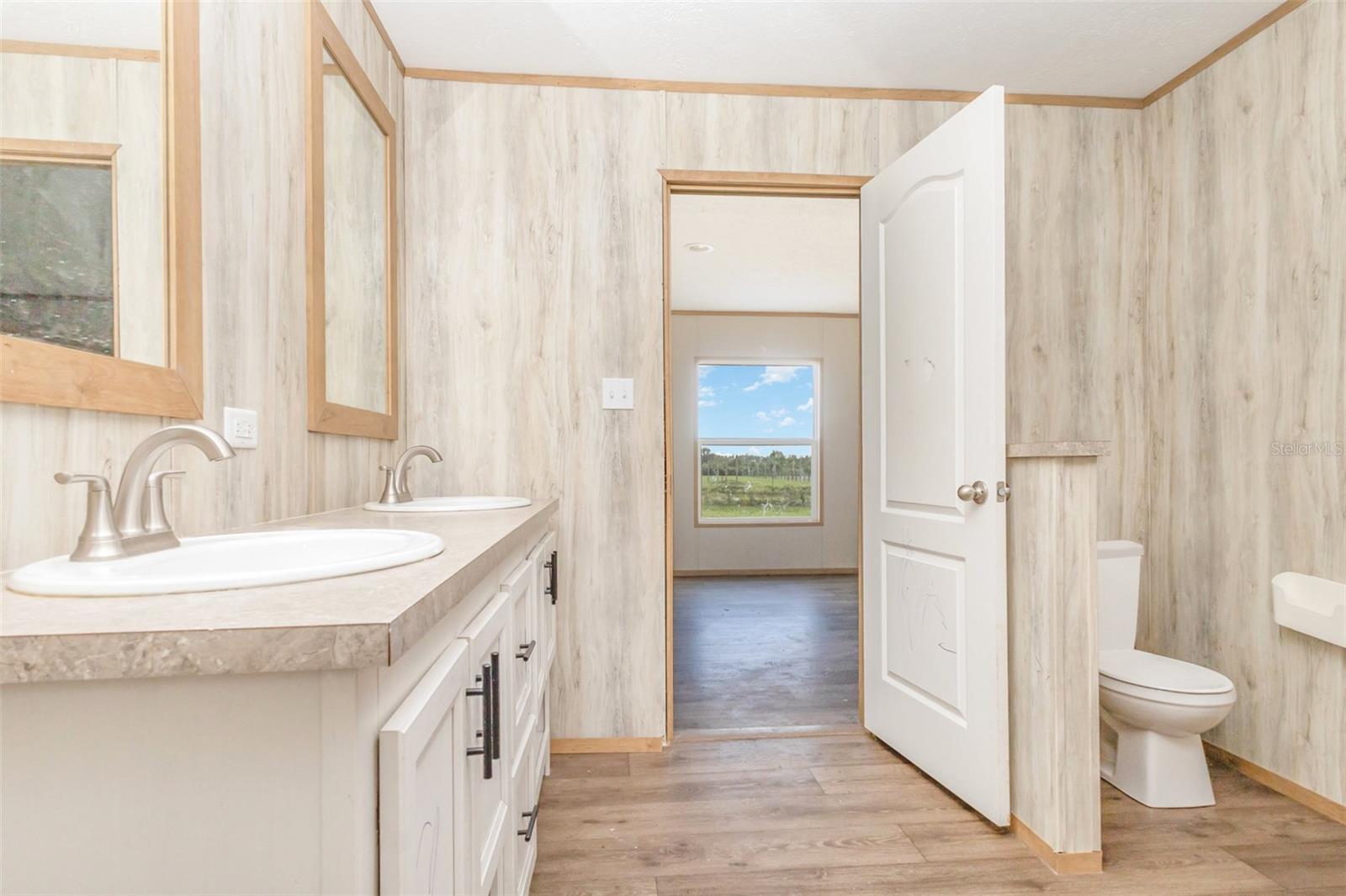 Image 17 of 30 For 16423 262nd Street