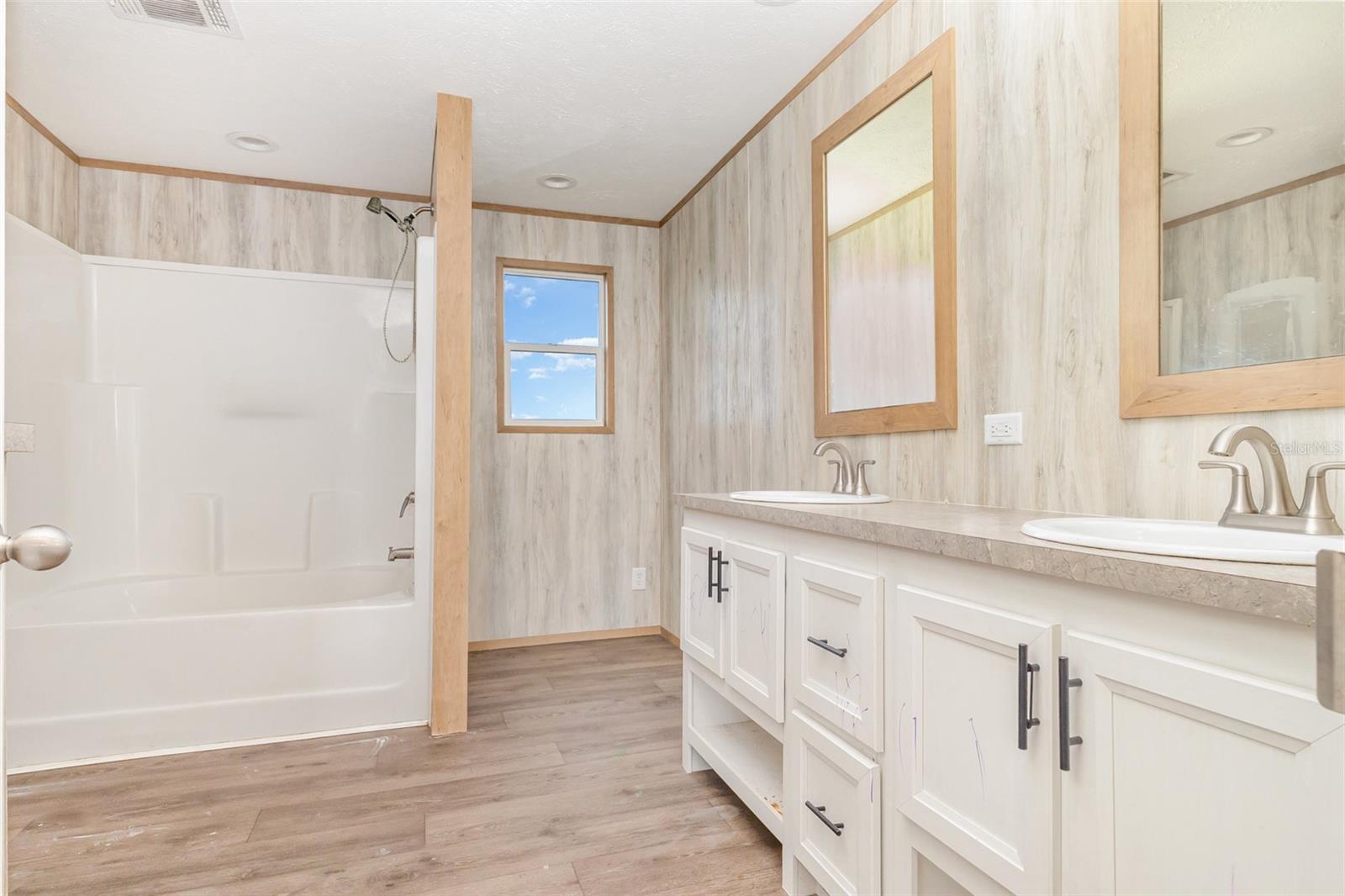 Image 18 of 30 For 16423 262nd Street