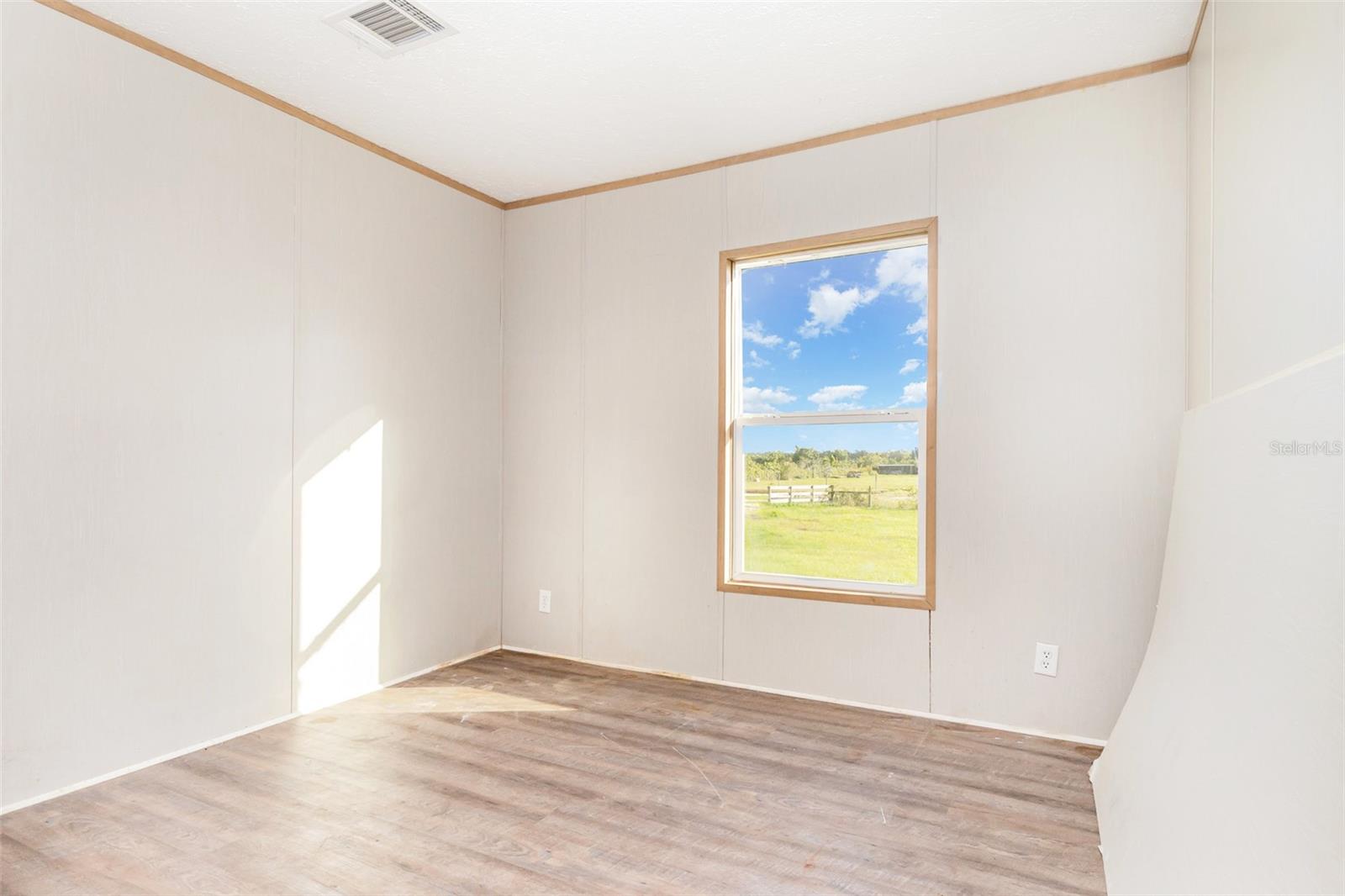 Image 20 of 30 For 16423 262nd Street