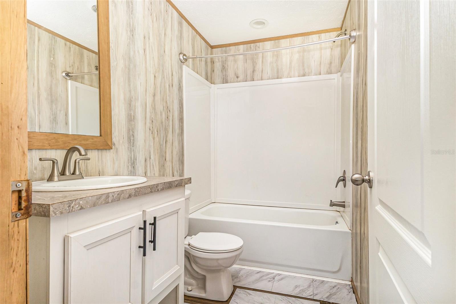 Image 26 of 30 For 16423 262nd Street