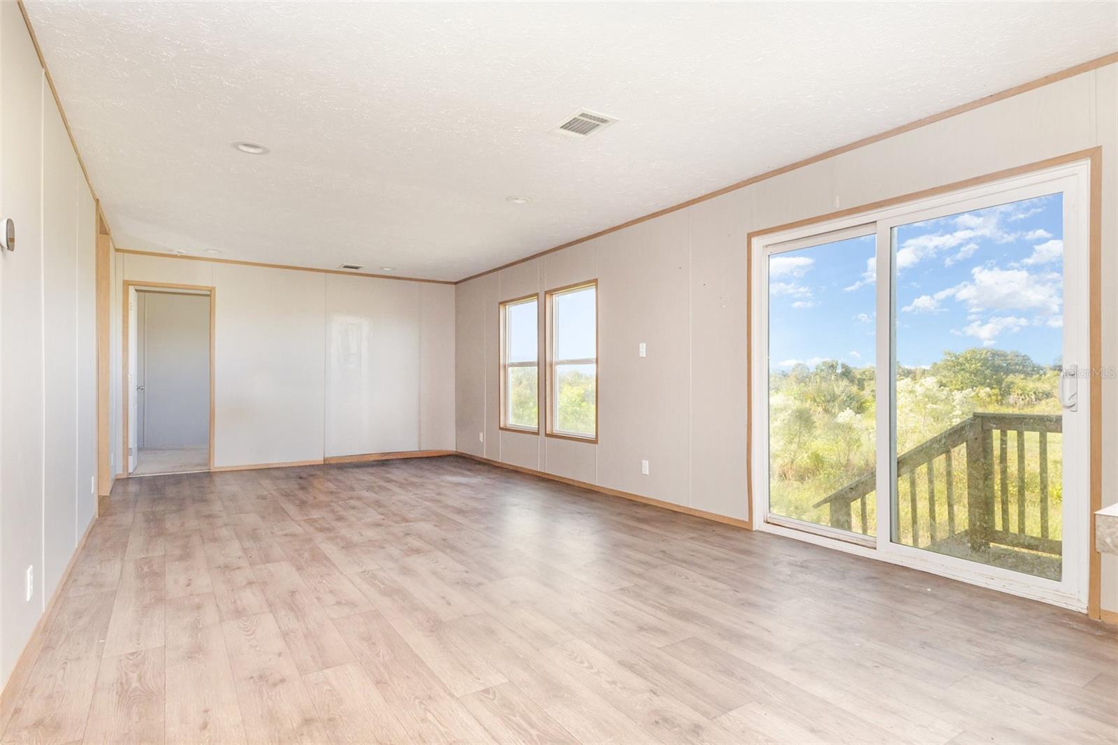 Image 6 of 30 For 16423 262nd Street