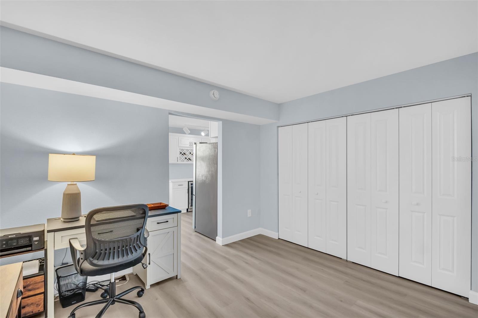 Image 12 of 37 For 7930 Sun Island Drive S 104