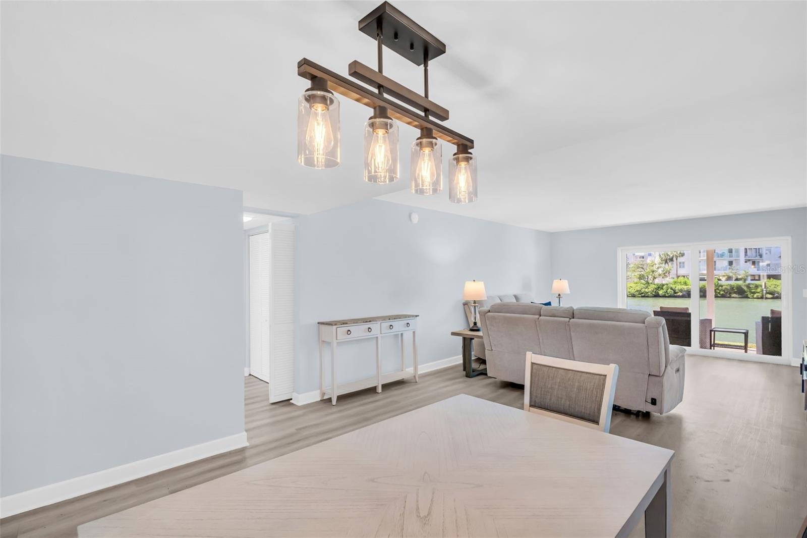 Image 23 of 37 For 7930 Sun Island Drive S 104