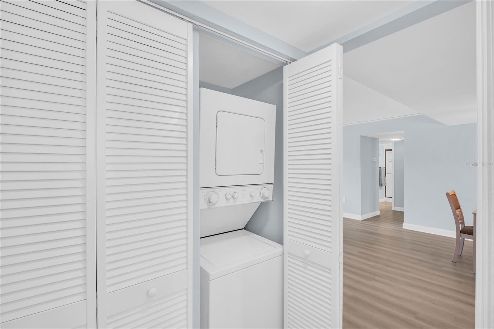 Image 29 of 37 For 7930 Sun Island Drive S 104