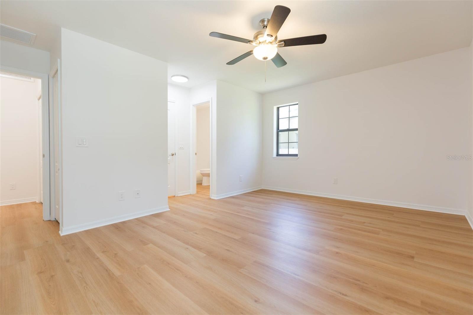 Image 25 of 48 For 6625 Foxmoor Drive