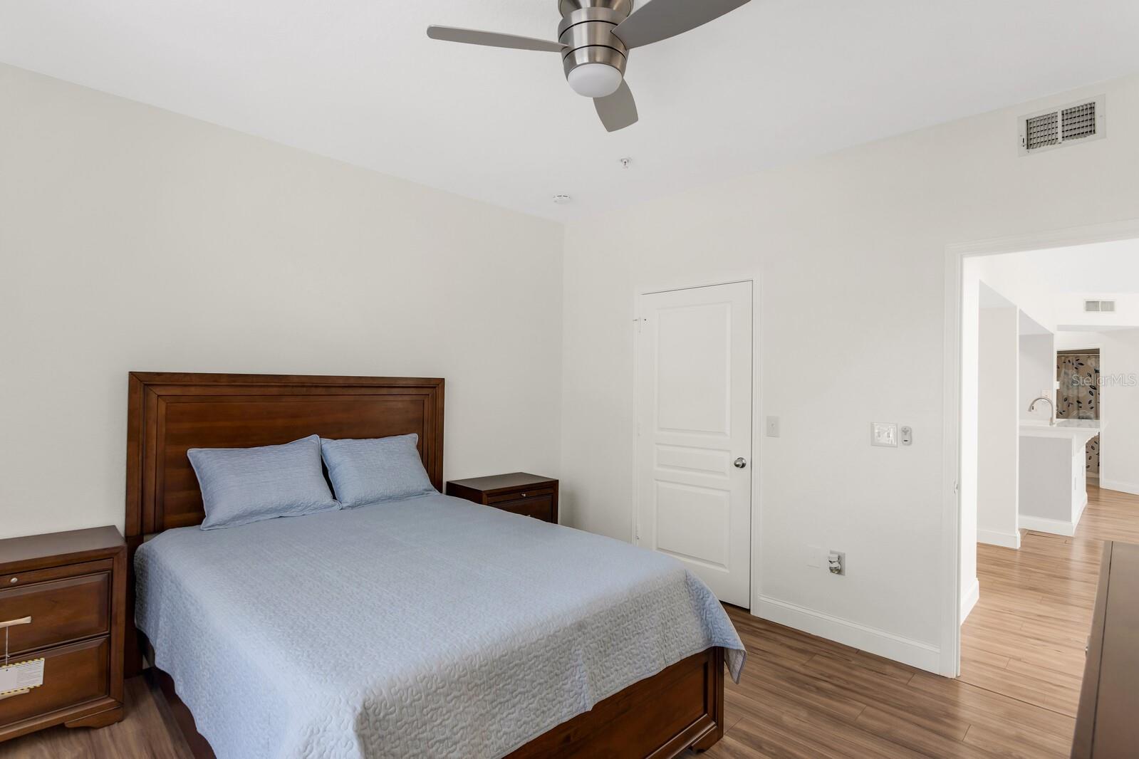 Listing photo id 15 for 5125 Palm Springs Boulevard 3205