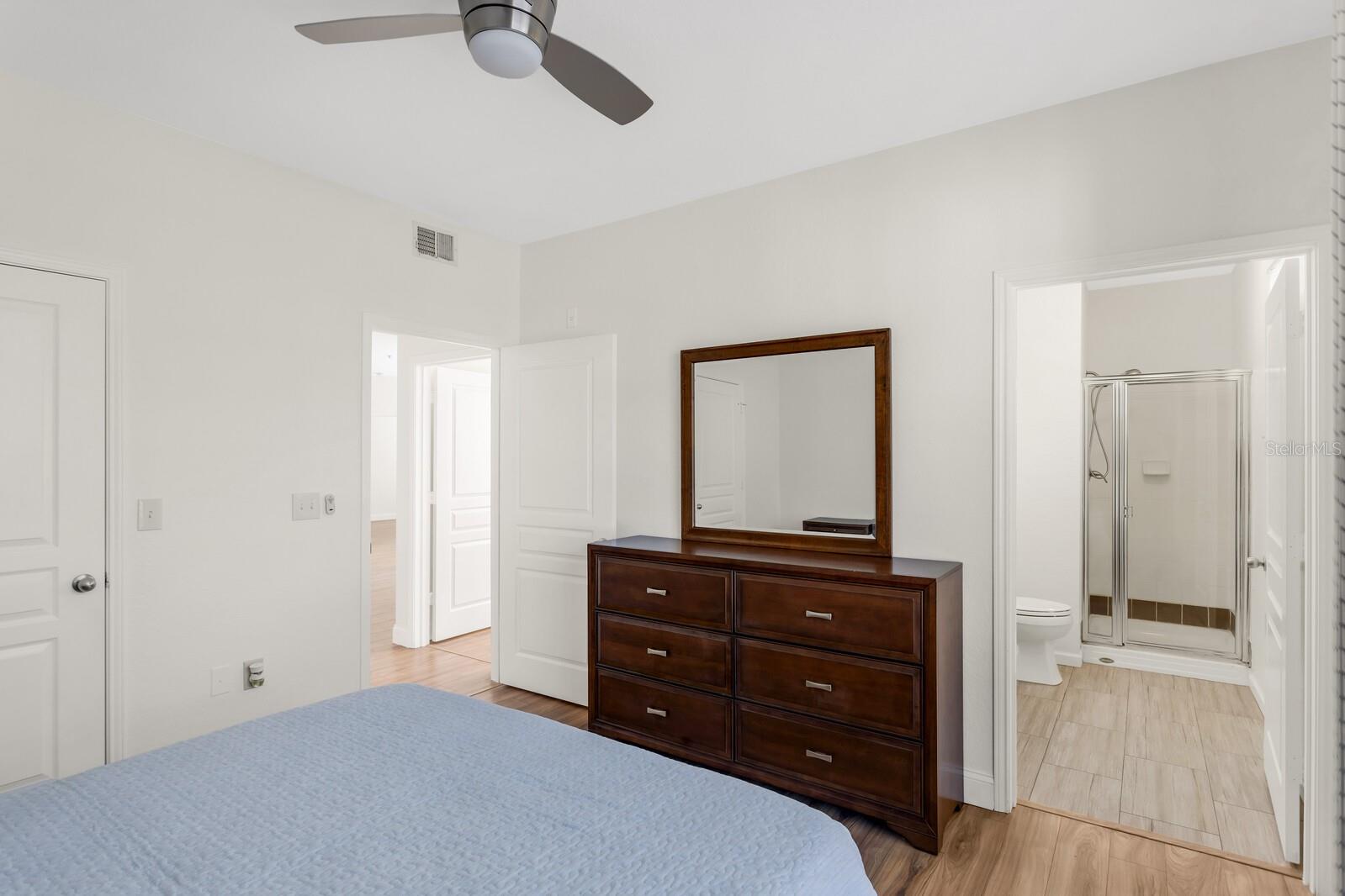 Listing photo id 17 for 5125 Palm Springs Boulevard 3205