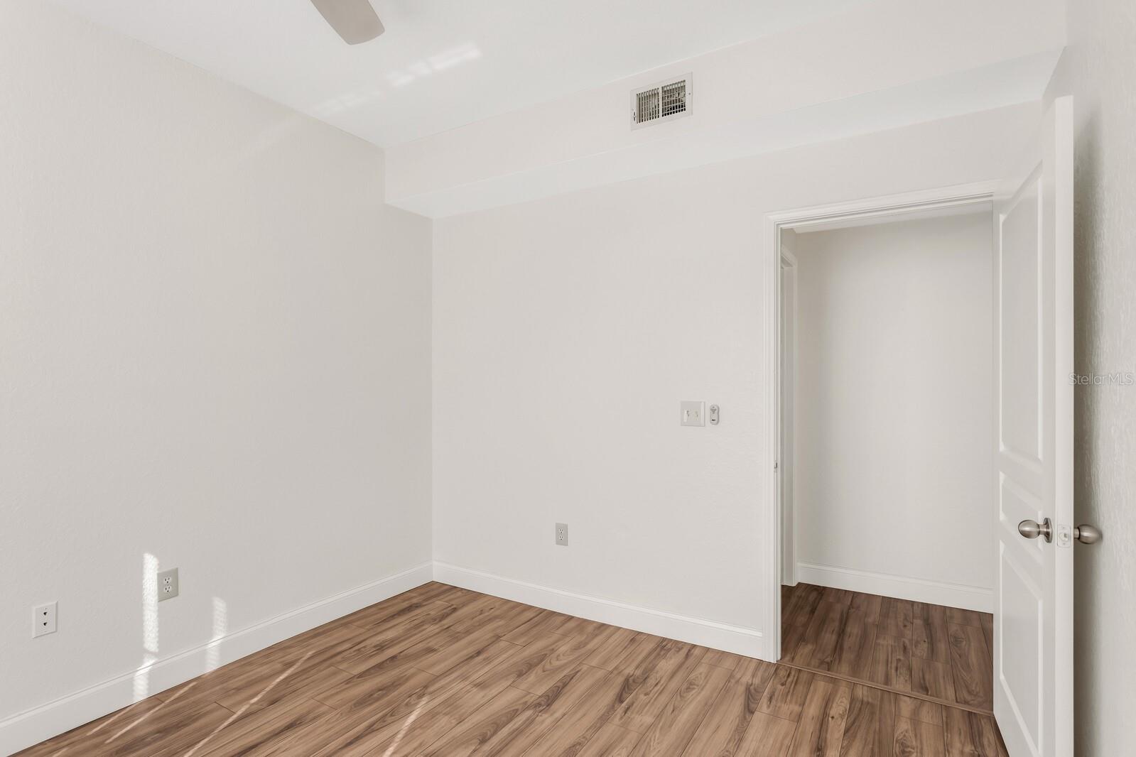 Listing photo id 21 for 5125 Palm Springs Boulevard 3205