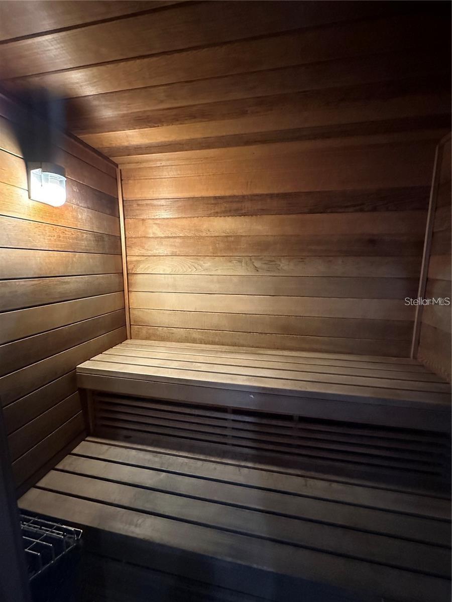 Listing photo id 48 for 5125 Palm Springs Boulevard 3205